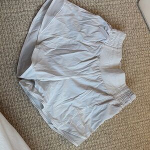Wonens white lululeomn shorts in amazing condition. 4 inch size 0